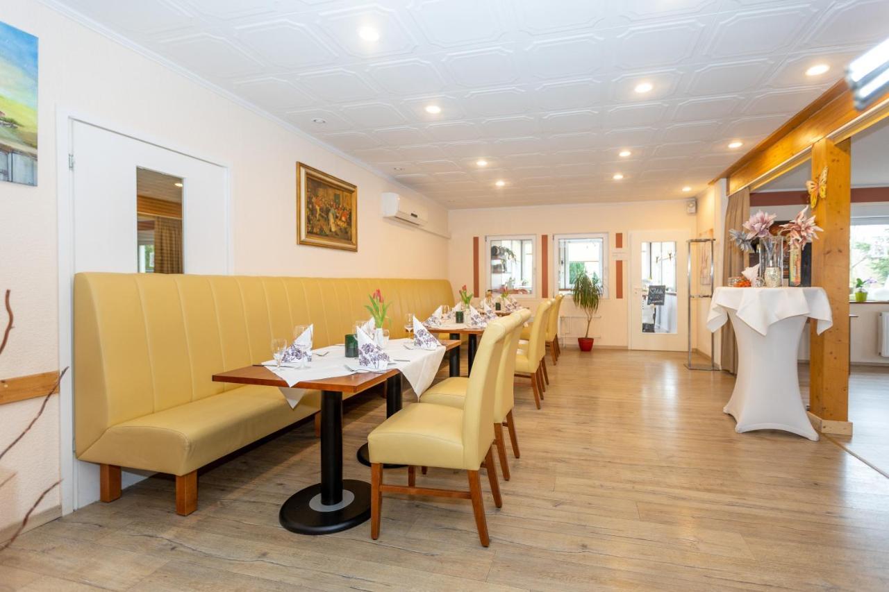 Lübz Pension Zum Lindeneck מראה חיצוני תמונה